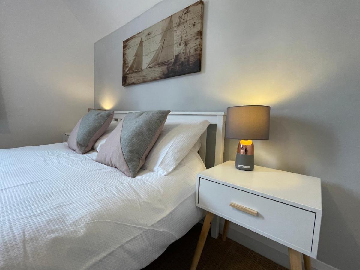 Large 5 Bed House In Scarborough Near The Beach, Large Garden & Hot Tub Esterno foto