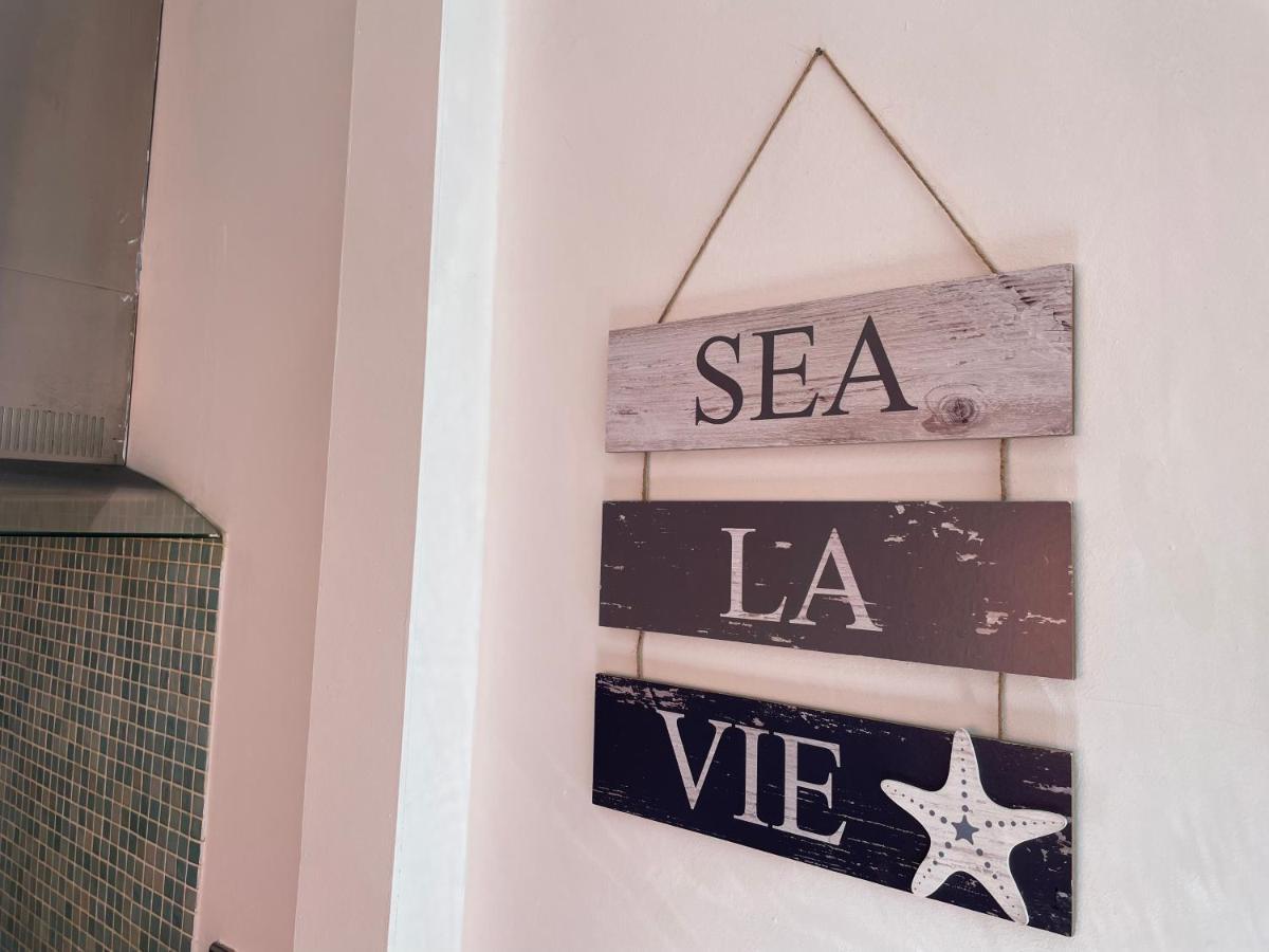 Large 5 Bed House In Scarborough Near The Beach, Large Garden & Hot Tub Esterno foto