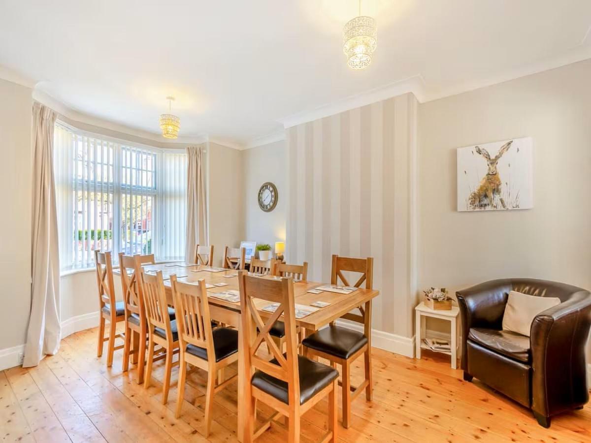 Large 5 Bed House In Scarborough Near The Beach, Large Garden & Hot Tub Esterno foto